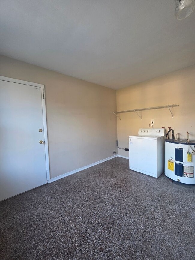 Photo - 2 Bedroom 1 Bath Single Family Home !!!!! ...