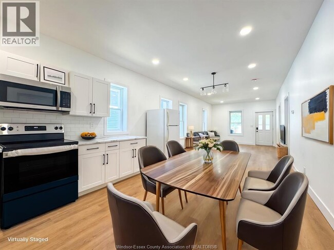 Photo - 651 Brock St