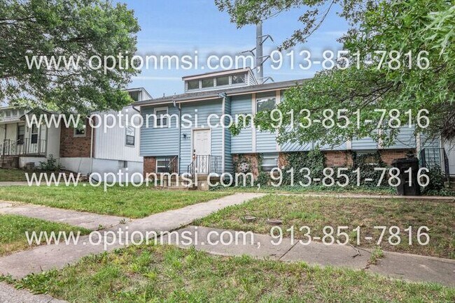 **Spacious 2-Bedroom Duplex in a Cul-de-Sac!**