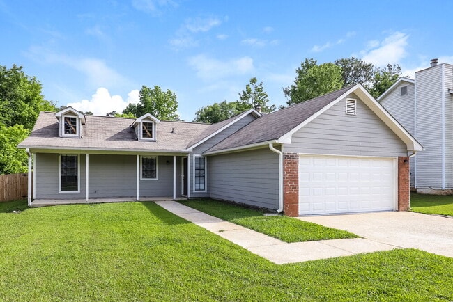 Photo - 527 Brookfield Way