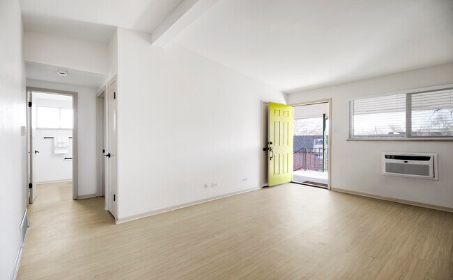 Photo - 801 W. Prentice Ave