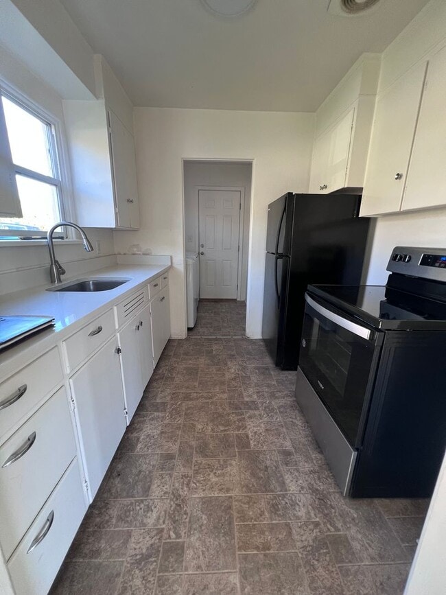 Building Photo - 1506 9th St Unit #2