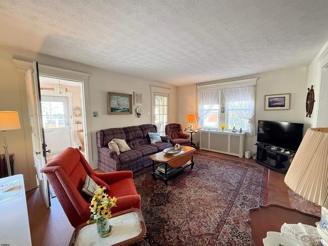 Photo - 135 N Avolyn Ave