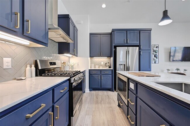 Photo - 2804 S 1st St Unit 2106