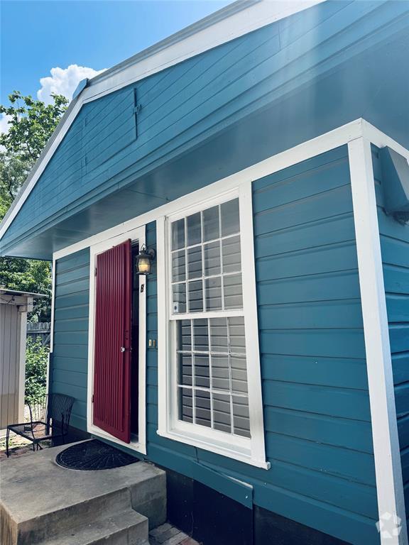 Building Photo - 711 W 35th St Rental