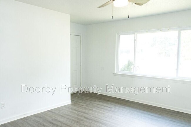 Photo - 2182 Dugan St