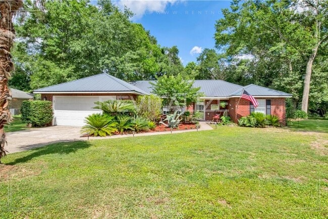 Building Photo - Beautifully Updated 3/2 Brick Home in Fole...