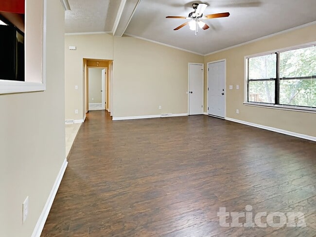 Photo - 4185 Bradley Dr SW