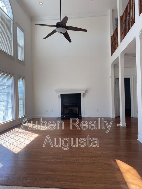 Photo - 901 McMillan Cir