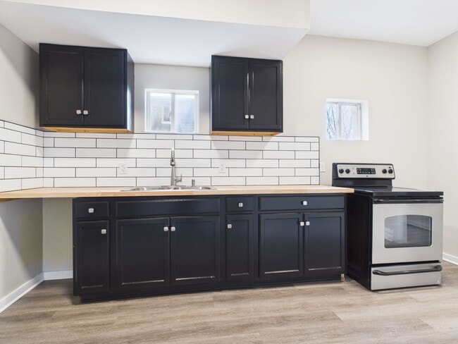 Photo - Spacious 4 Bedroom Single Family on Susquehanna St with Off Street Parking