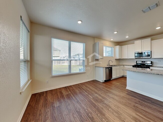 Photo - 2741 Meadowood Heights