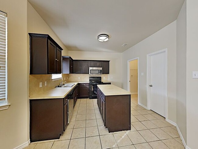 Photo - No Application Fees* $500 off 1st Months R...