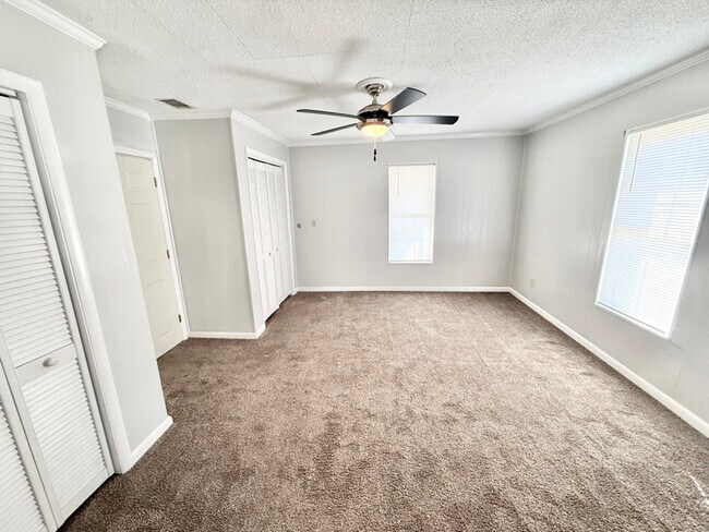 Photo - 118 S Tillman St