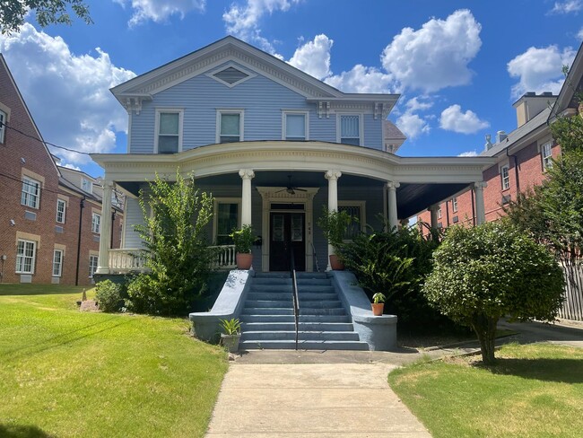 Charming One Bedroom Apartment Downtown - Charming One Bedroom Apartment Downtown Unit 3