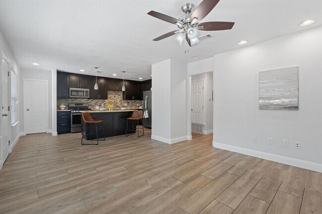 Photo - 6001 Jain Ln Unidad A