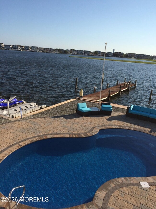 34 Harborside Dr E