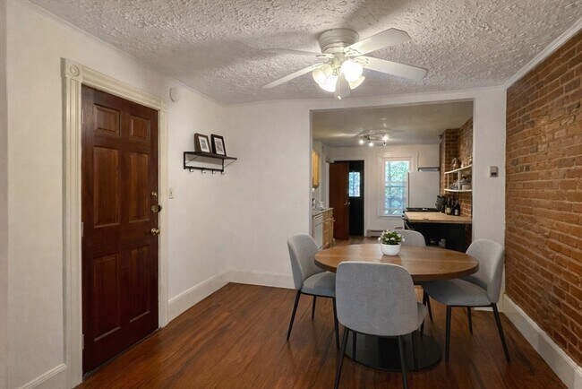 Photo - 14 Mead St Unit 2