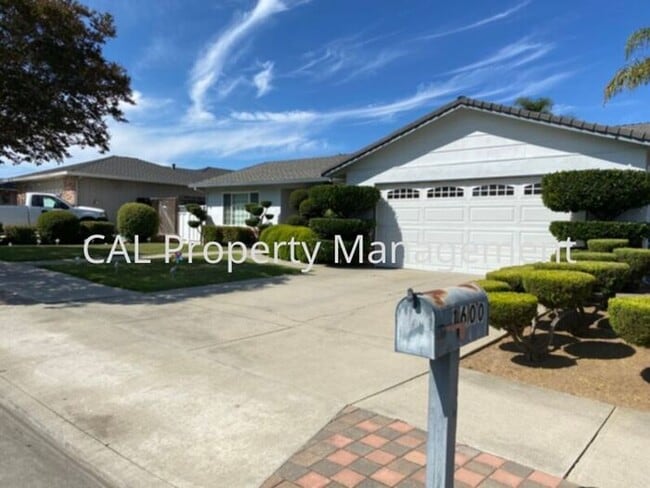 Photo - Beautiful 3 bedroom home in Hollister, CA!
