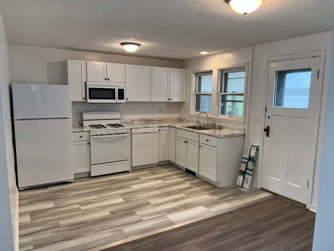 115 E Cottage Grove Ave