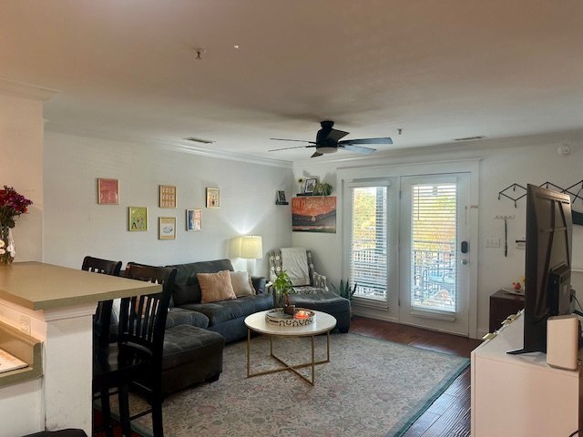 Photo - 1106 Tree Top Way