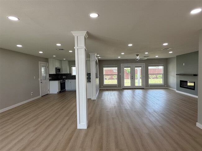 Photo - 8303 Fawndale Ln