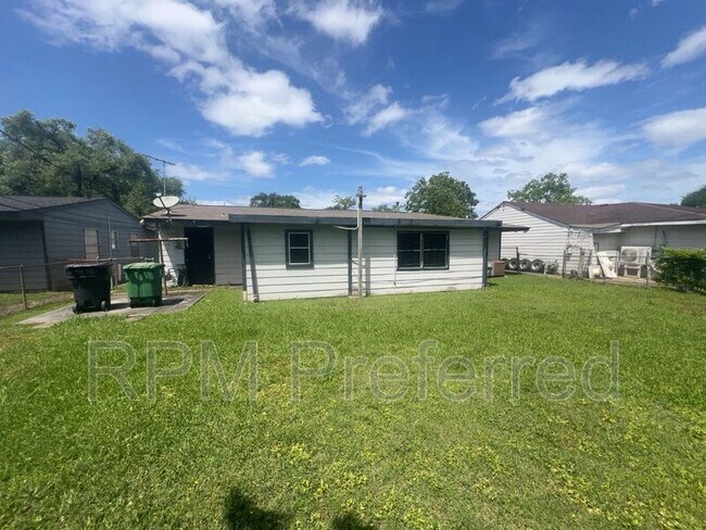 Photo - 5810 Glenhurst Dr