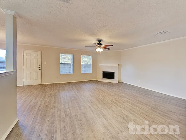 Photo - 647 Blue Chalk Dr