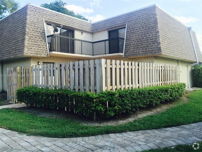 Building Photo - 8205 SW 23rd Ct Rental