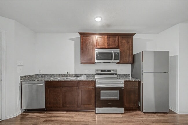 Photo - 5409 Nielan St