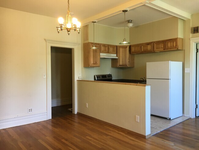 Photo - 801 S Cedar St