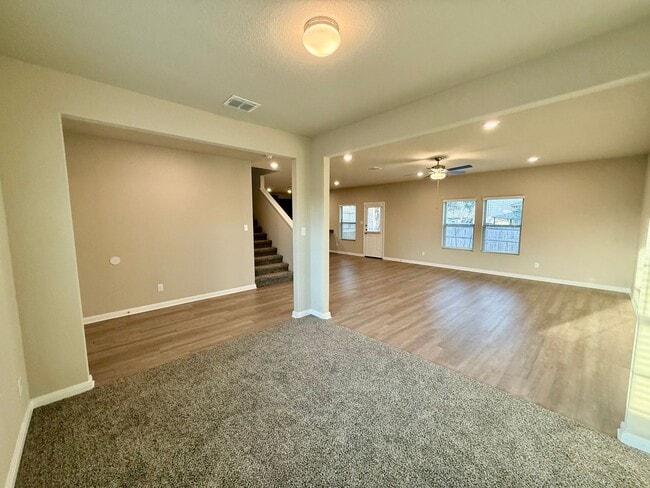 Photo - Modern Comfort and Stylish Living