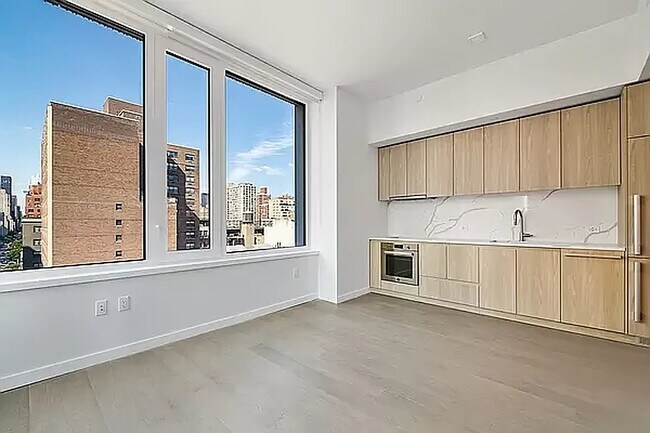 Photo - 200 E 23rd St Apartment Unit 11A