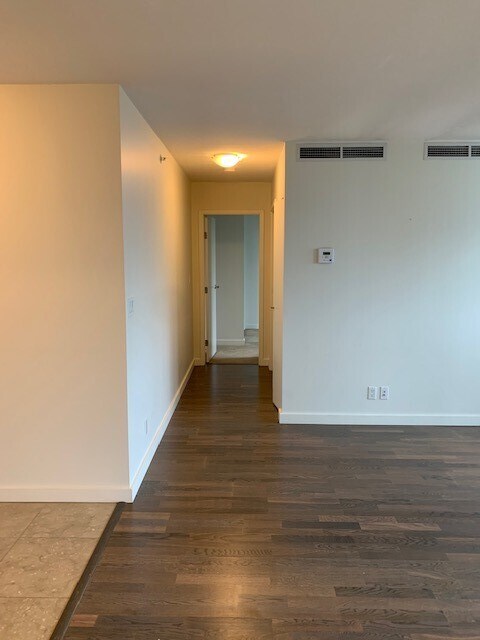 Photo - 2501-918 Cooperage Way Unit 2501