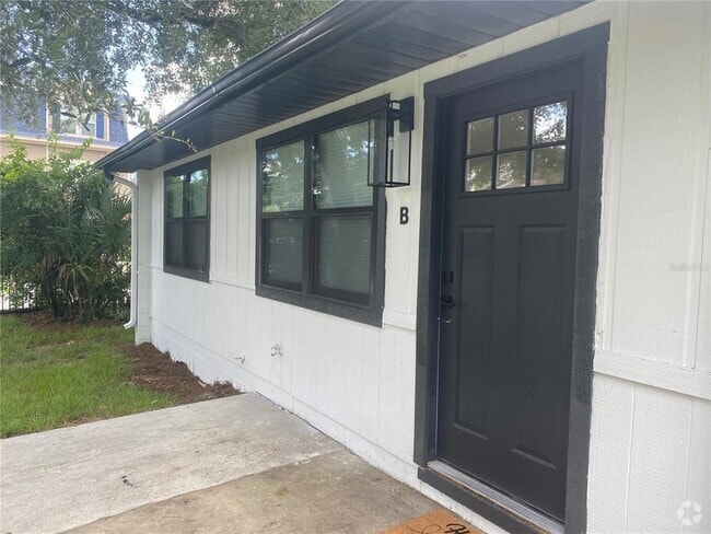 Building Photo - 704 Angelina Ln Unit B Rental