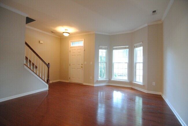 Photo - 10722 Edmundson Ave