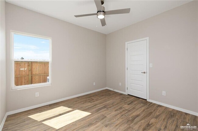4220 W Walnut Ave Unit 4