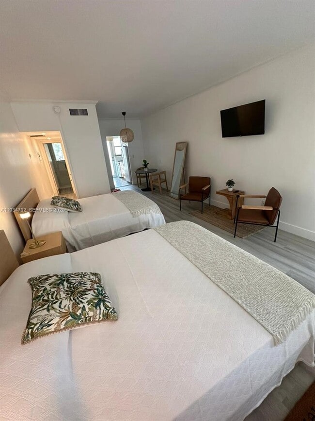 Photo - 1840 James Ave Unit 12