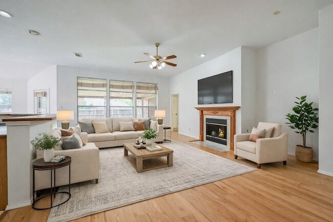 Photo - 304 Mimosa Dr