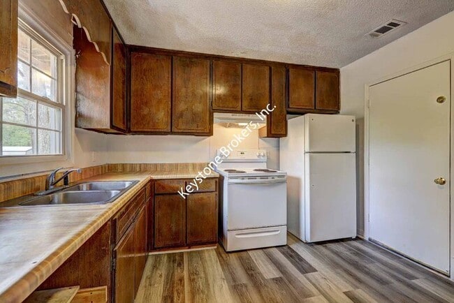 Photo - 5587 General Harris Dr Casa