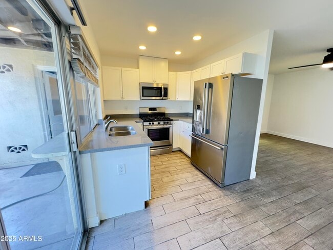 Photo - 1021 W Mission Ln