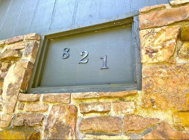 Photo - 821 E Lakeside Dr