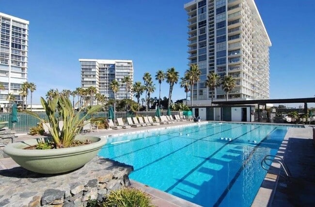 Photo - 1830 Avenida del Mundo Unit Coronado Condo