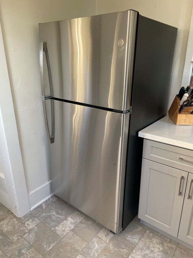 Photo - 241 B St