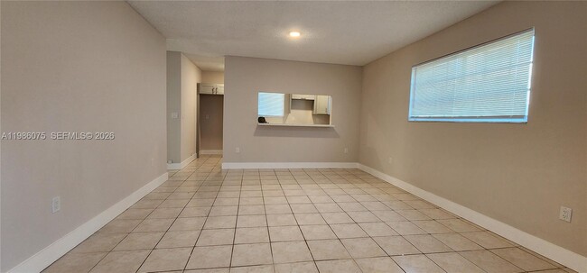 Photo - 800 SW 10th Ave Unidad 800