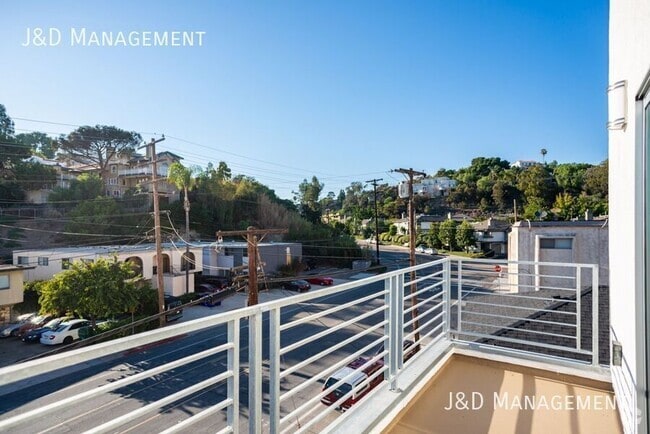 Building Photo - 3333 Reynard Way Unit 10 Rental