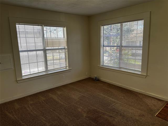 Photo - 701 Cranford St
