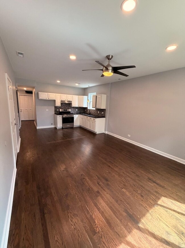 Building Photo - 2906 W Flournoy St Unit 3