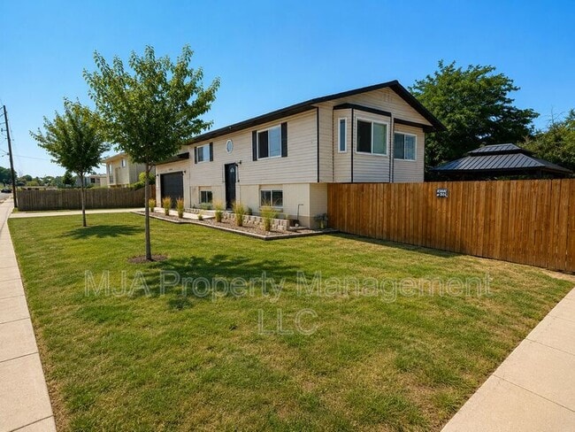 Building Photo - 3930 Old Bingham Hwy