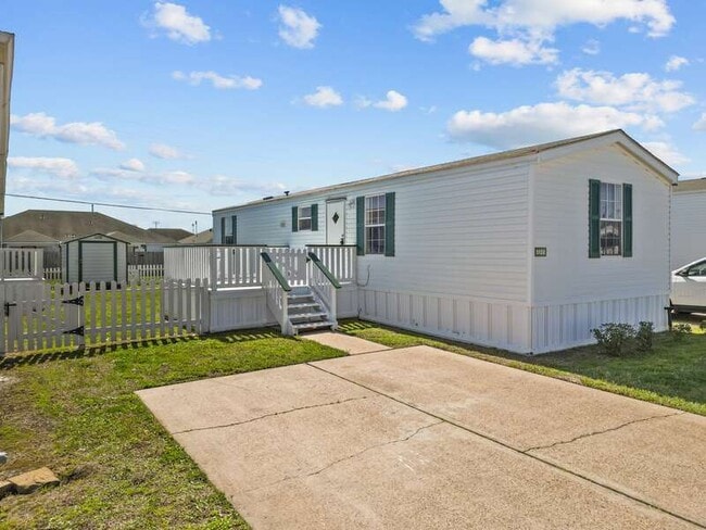 Building Photo - 2012 St Thomas