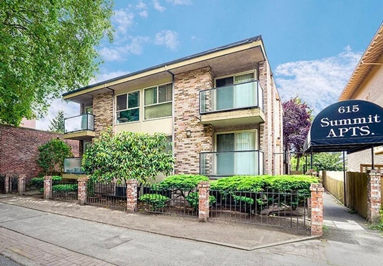 Photo - 615 Summit Apartments